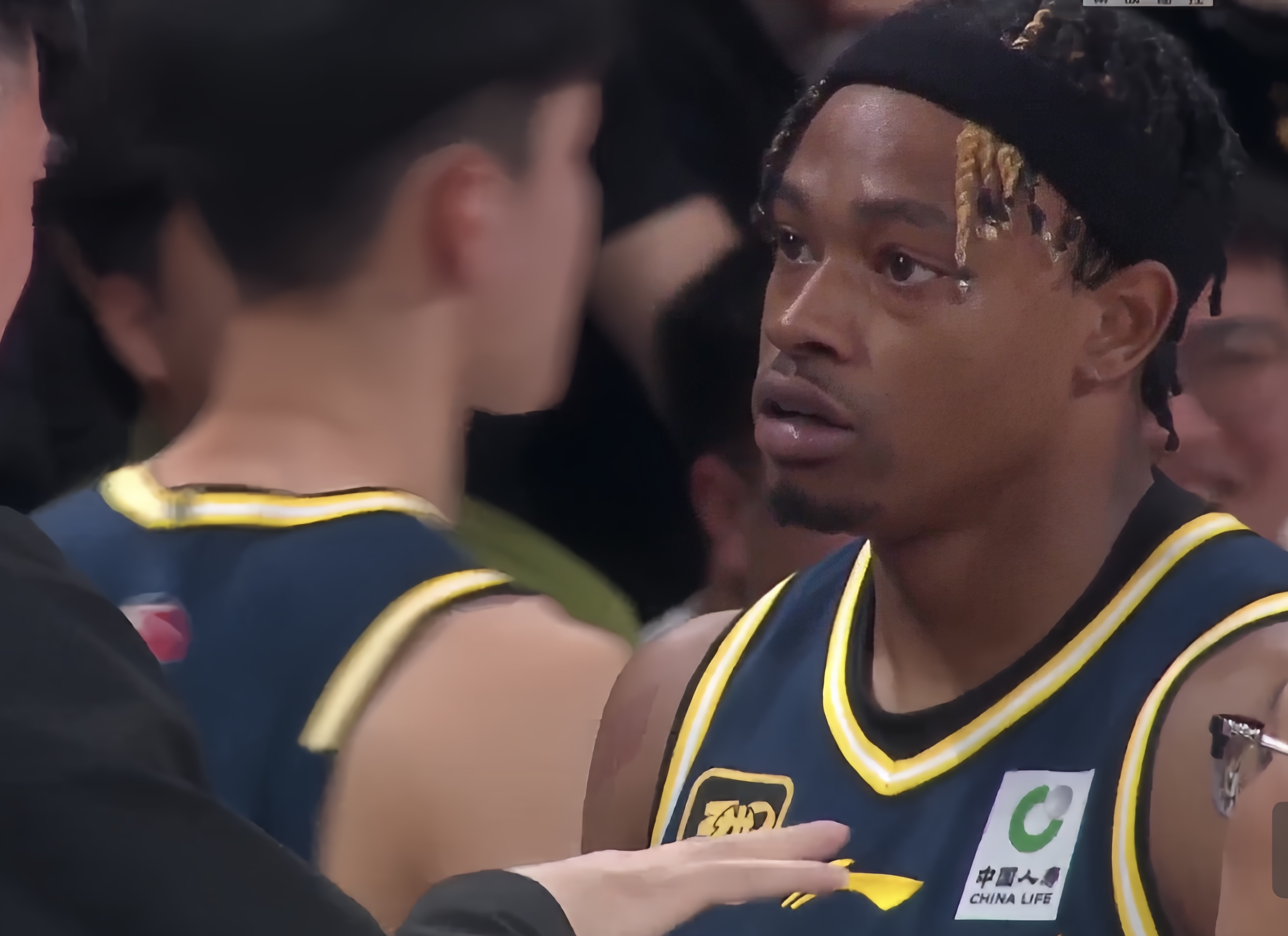 雷速体育赛事比分-清晨阿斯顿维拉复出首秀深圳男篮清晨止住颓势，现场解说直呼：詹姆斯连续十二场比赛得分超过伤愈复出的简单介绍